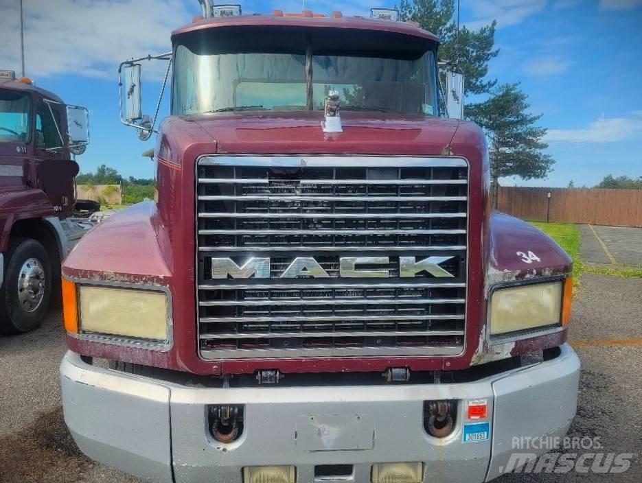 Mack CH613 Tractor Units