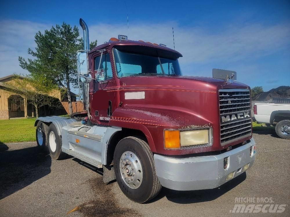 Mack CH613 Tractor Units