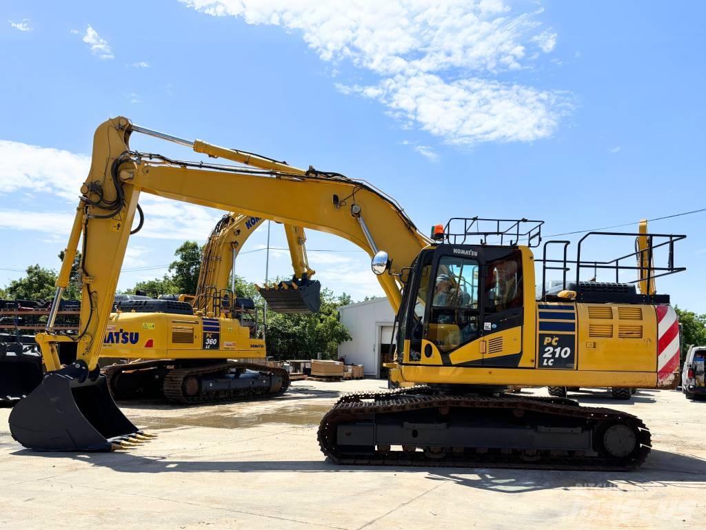 Komatsu PC210LC-11 Crawler excavators