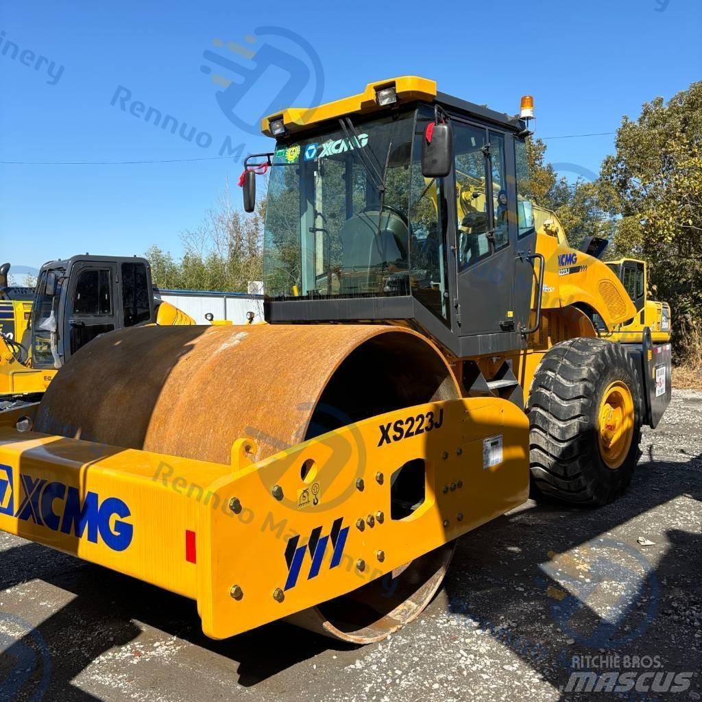 XCMG XS223J Single drum rollers