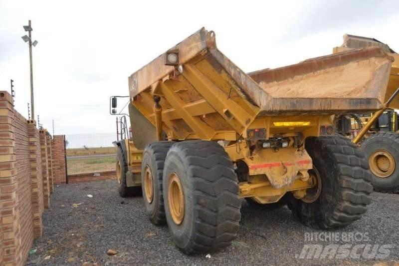 Bell B40D Articulated Dump Trucks (ADTs)