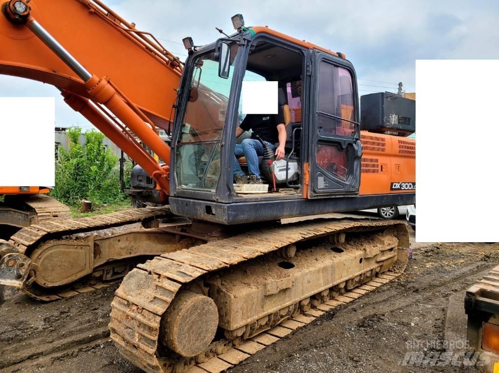 Doosan DX 300 LCA Crawler excavators