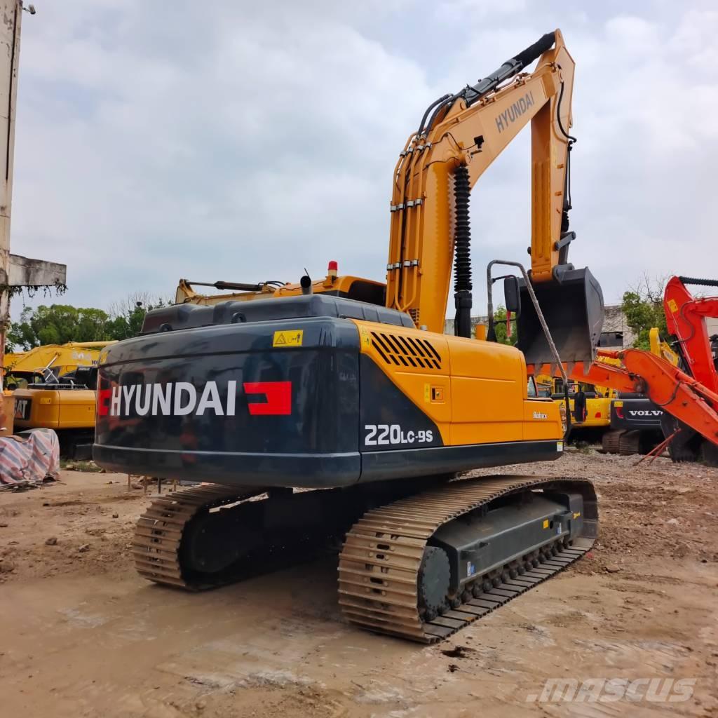 Hyundai HX220HD Crawler excavators