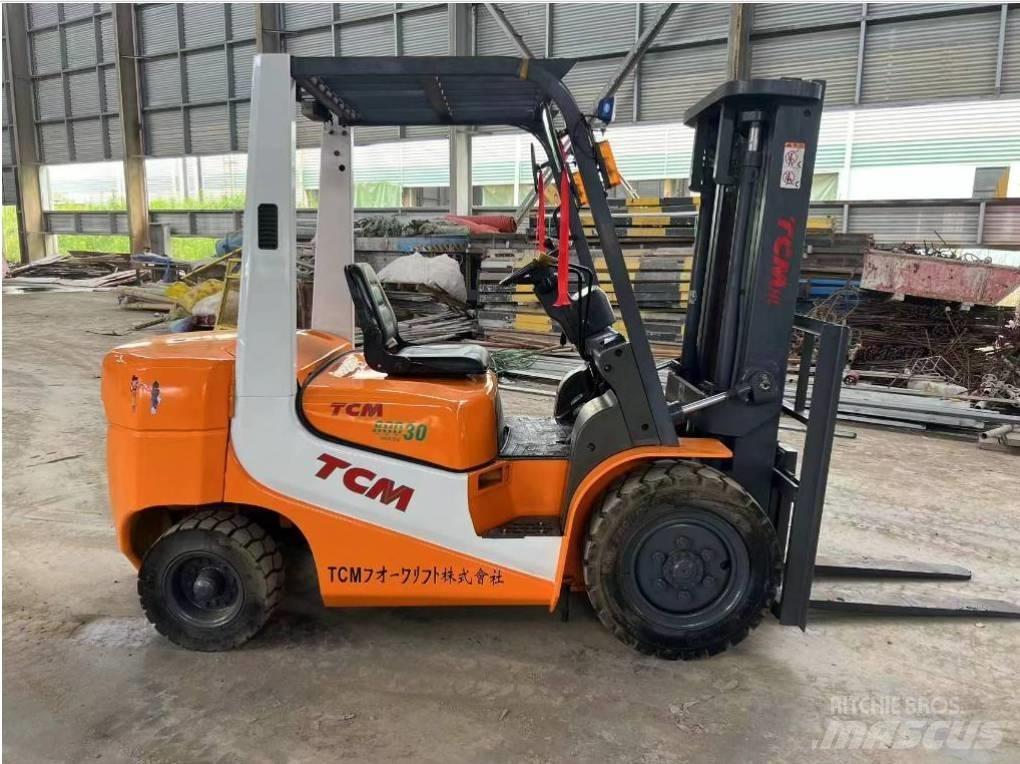 TCM FD 30 Diesel trucks