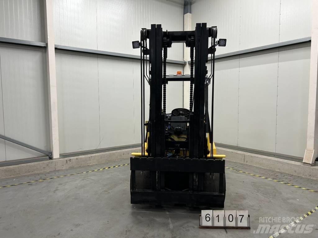 Hoist E220 Electric forklift trucks