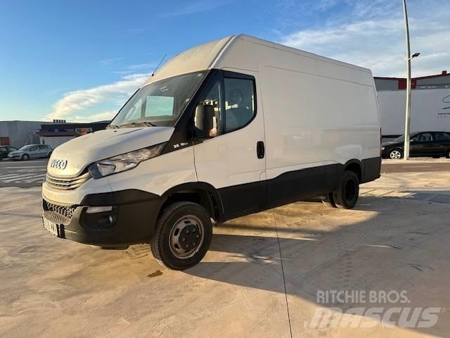 Iveco 35C 12 Panel vans