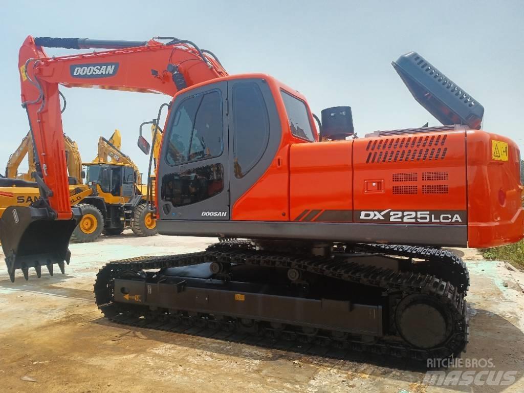 Doosan DX 225 LCA Crawler excavators