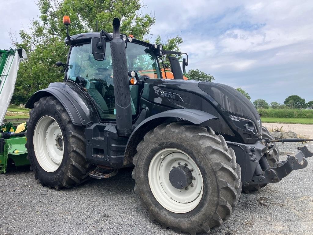 Valtra T 154 V Tractors