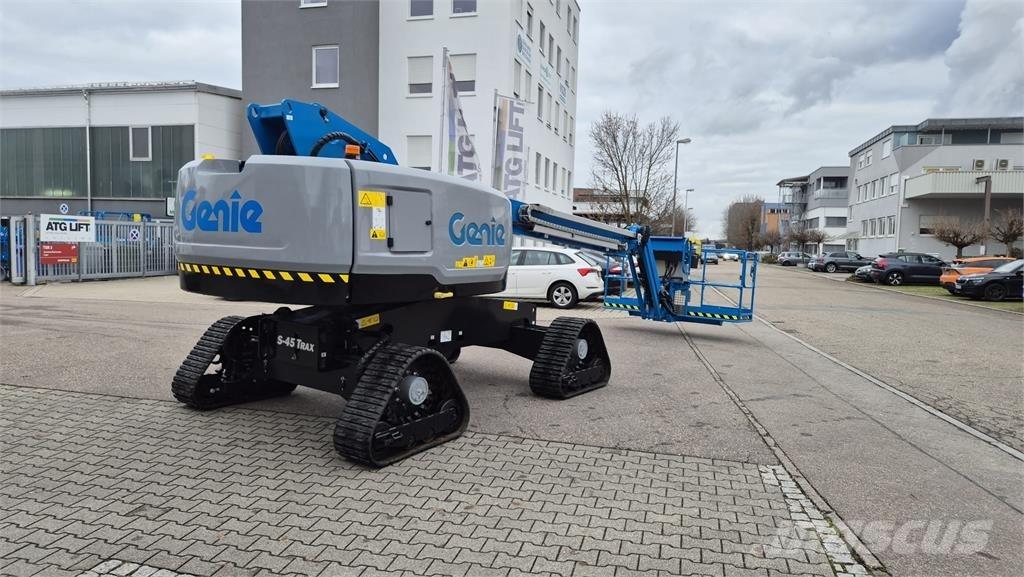 Genie S-45 TraX Articulated boom lifts