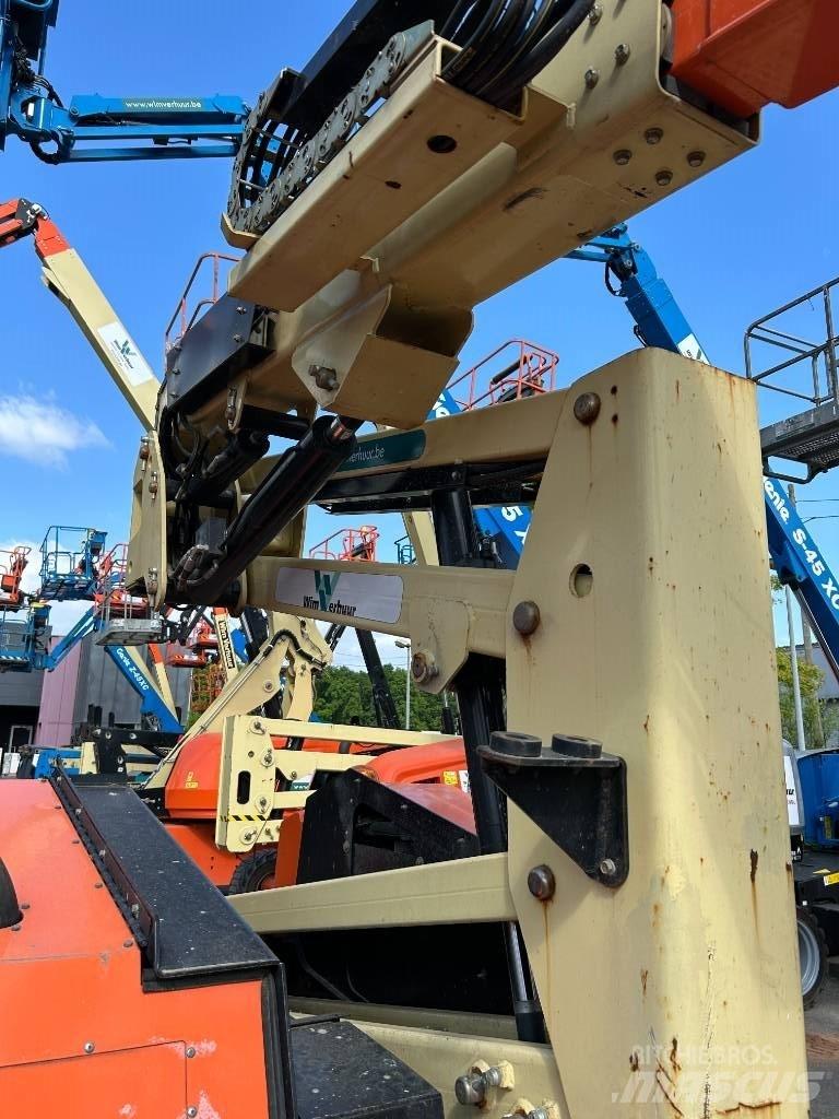 JLG 340 AJ Articulated boom lifts