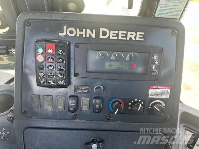 John Deere 410 K Backhoe loaders