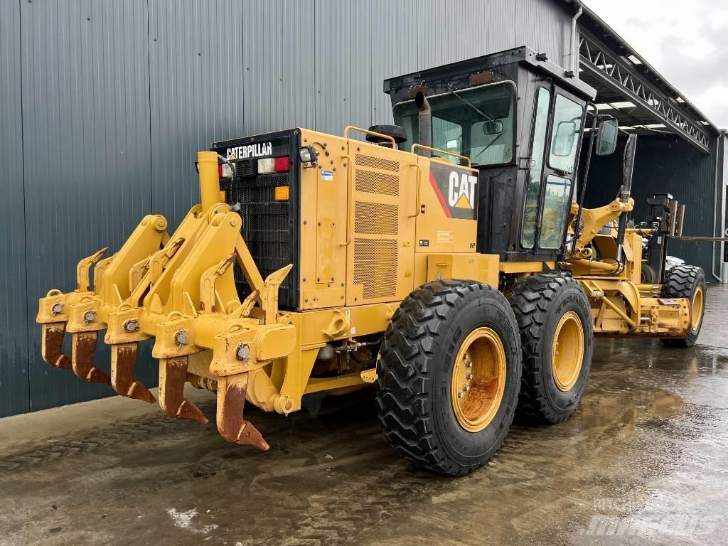 CAT 140K Graders