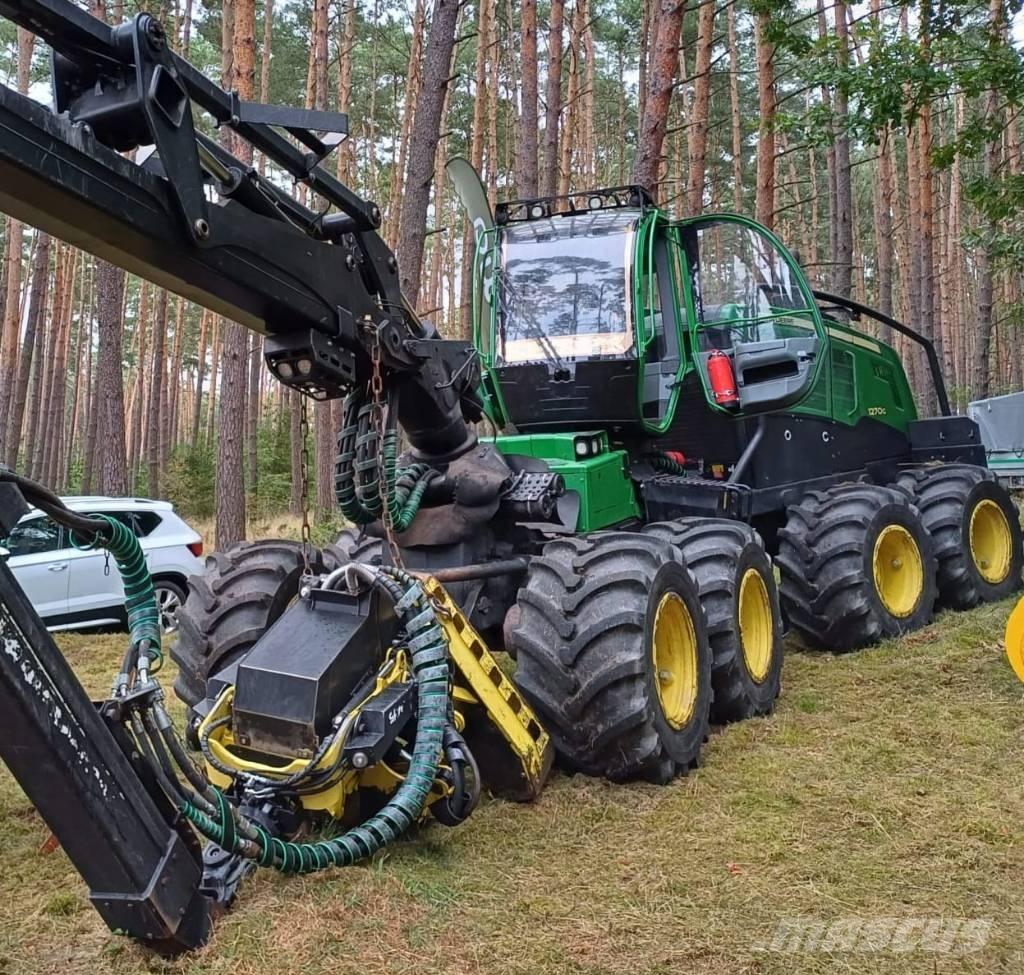 Johan Deere 1270G Harvesters