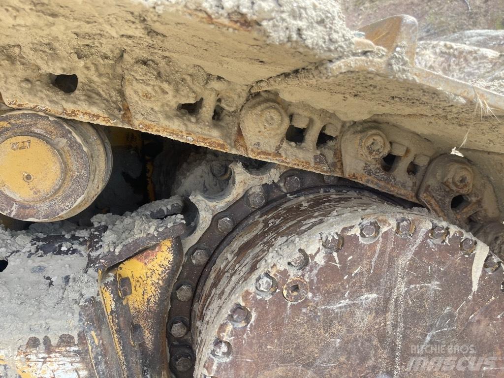 DEERE 750J Crawler dozers