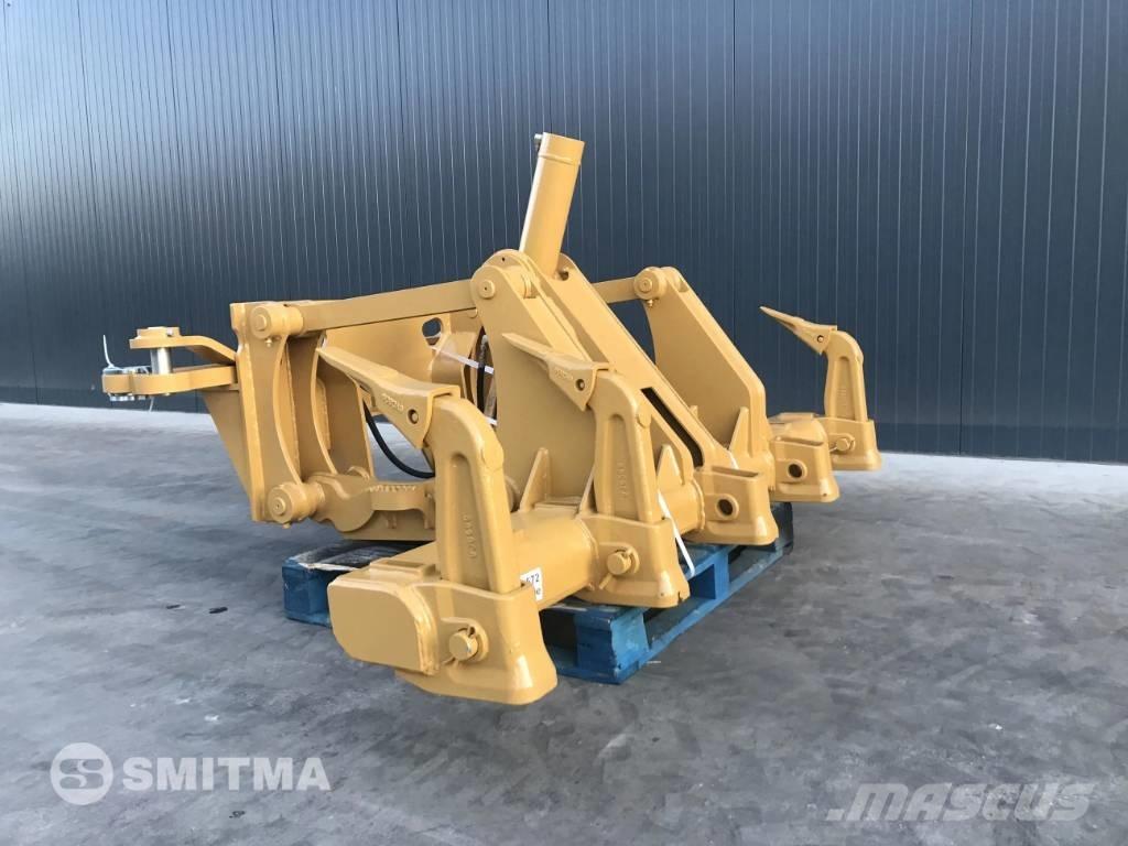 CAT 120M Scarifiers
