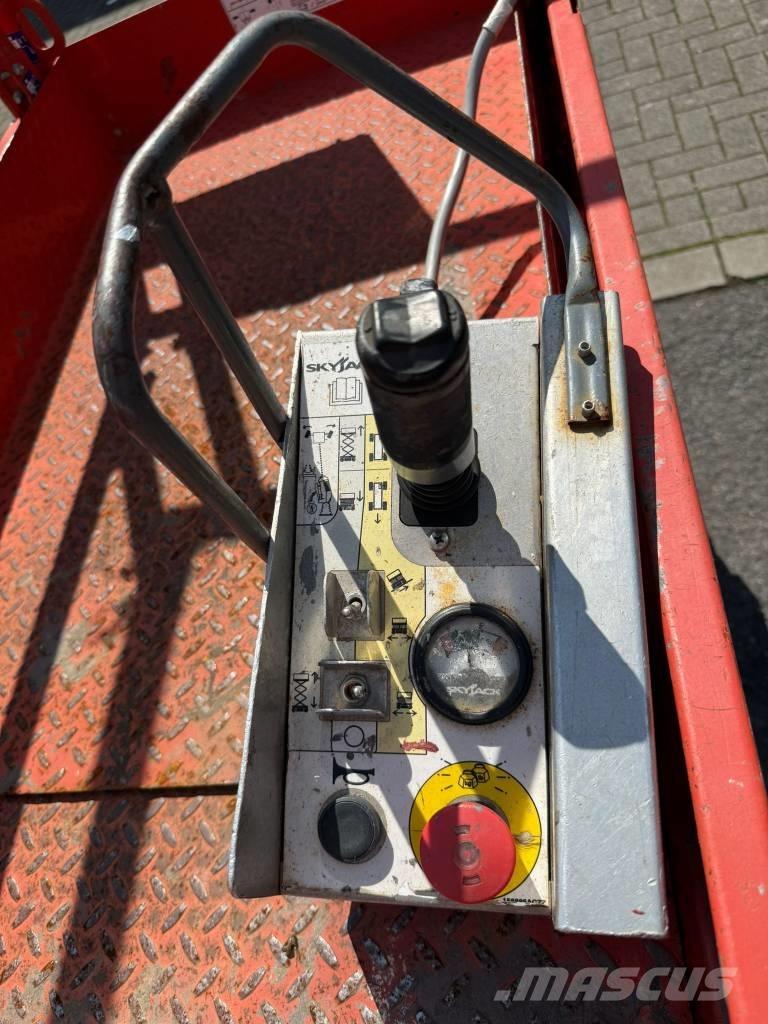 SkyJack SJ 3219 Scissor lifts