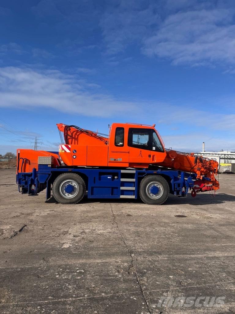 Kato CR 200 Ri All terrain cranes