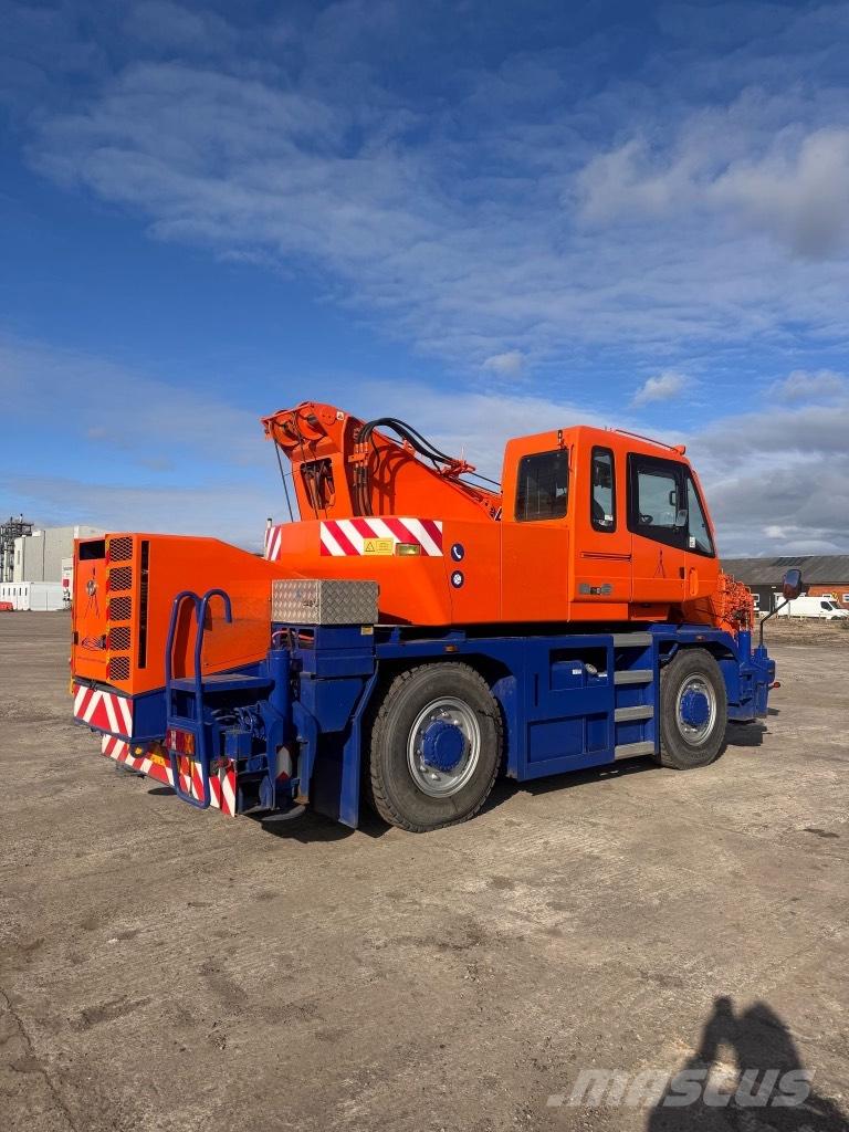 Kato CR 200 Ri All terrain cranes