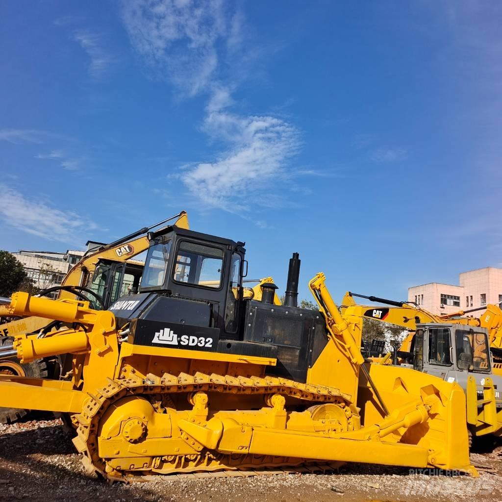 Shantui SD 32 Crawler dozers
