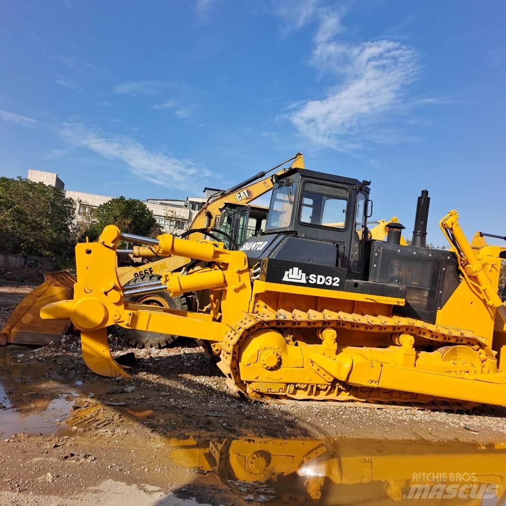 Shantui SD 32 Crawler dozers