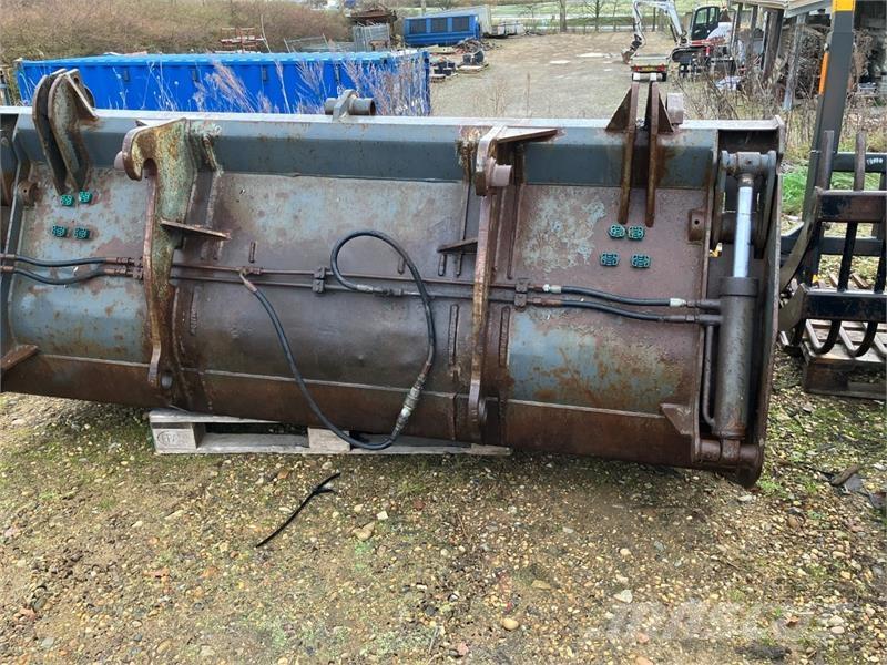  - - - 4ién skovl Buckets