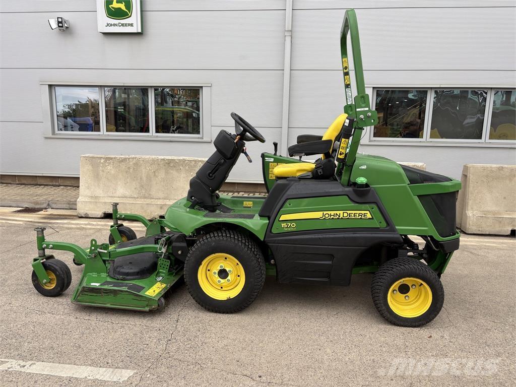 John Deere 1570 Riding mowers