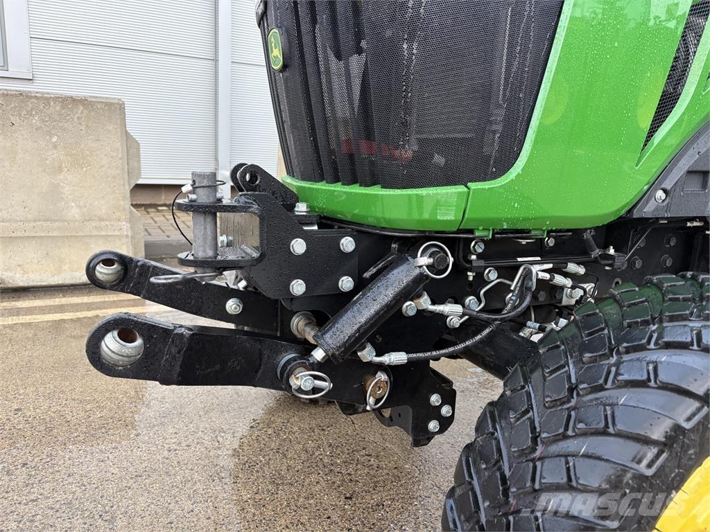 John Deere 2038R Compact tractors