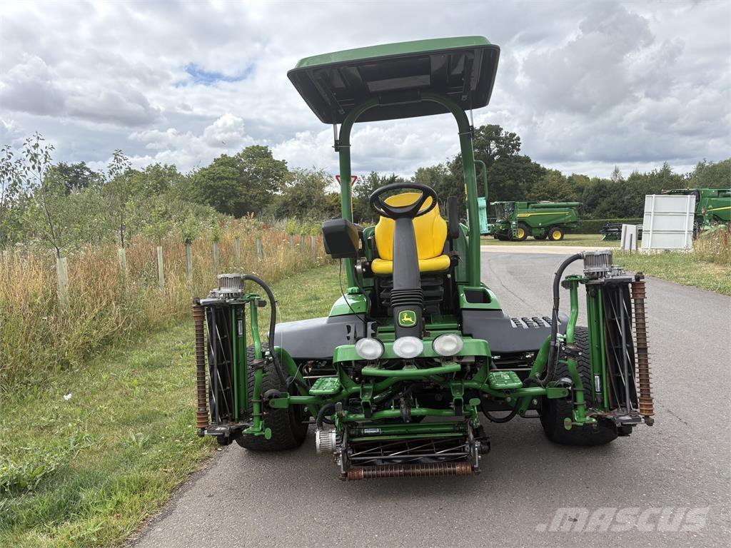 John Deere 7500AE Walk-behind mowers