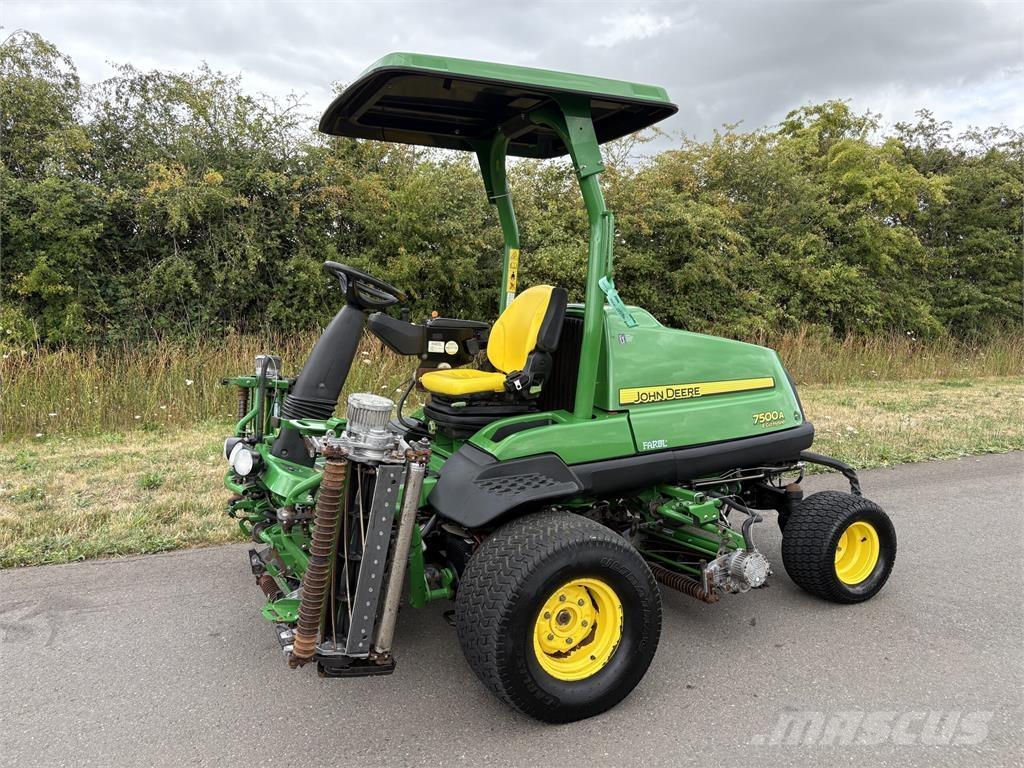 John Deere 7500AE Walk-behind mowers