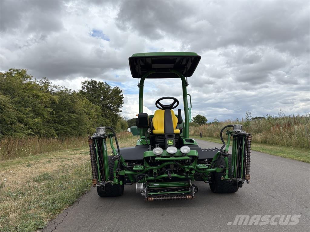 John Deere 7500AE Walk-behind mowers