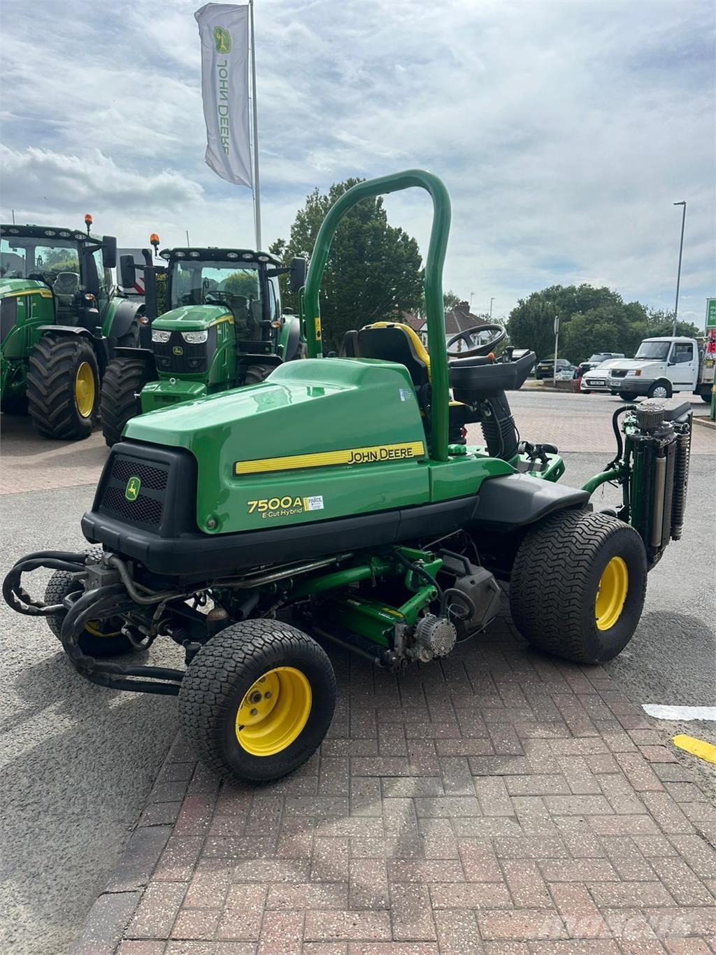 John Deere 7500AE Walk-behind mowers