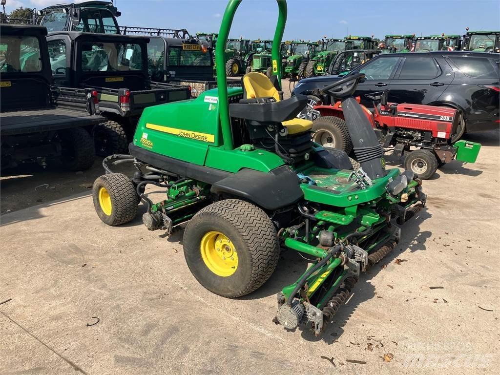 John Deere 7500AE Walk-behind mowers
