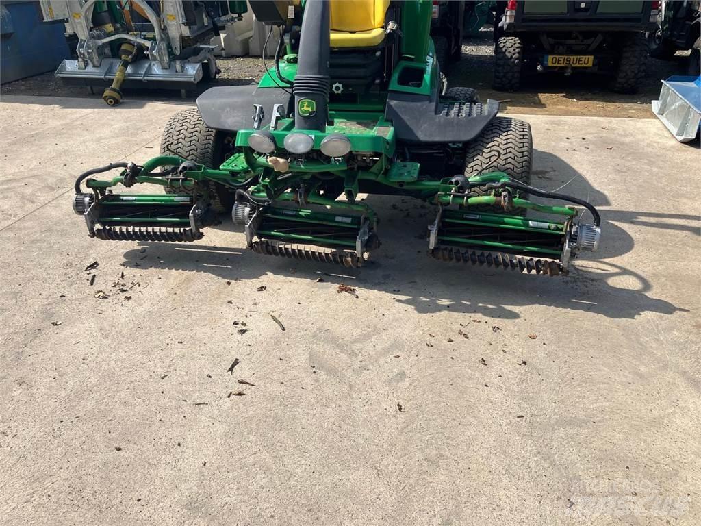 John Deere 7500AE Walk-behind mowers