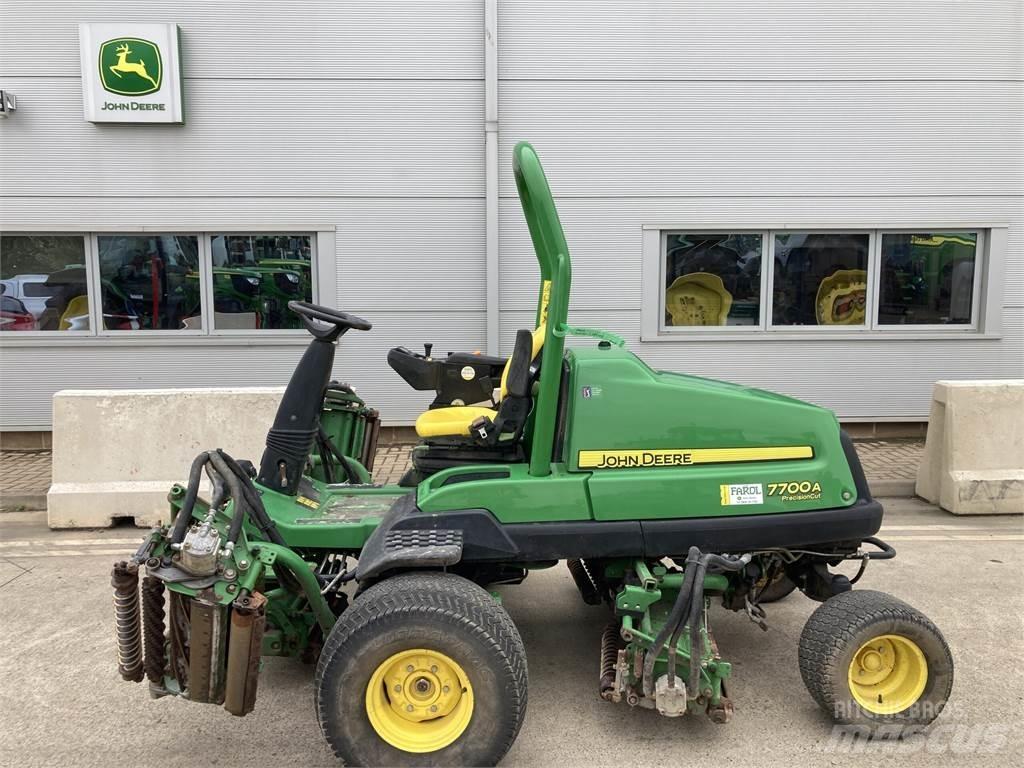 John Deere 7700A Walk-behind mowers