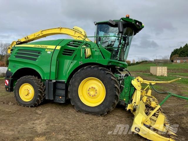 John Deere 8400i Self-propelled foragers