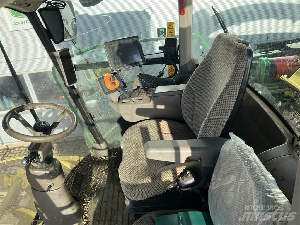 John Deere 8500i Self-propelled foragers