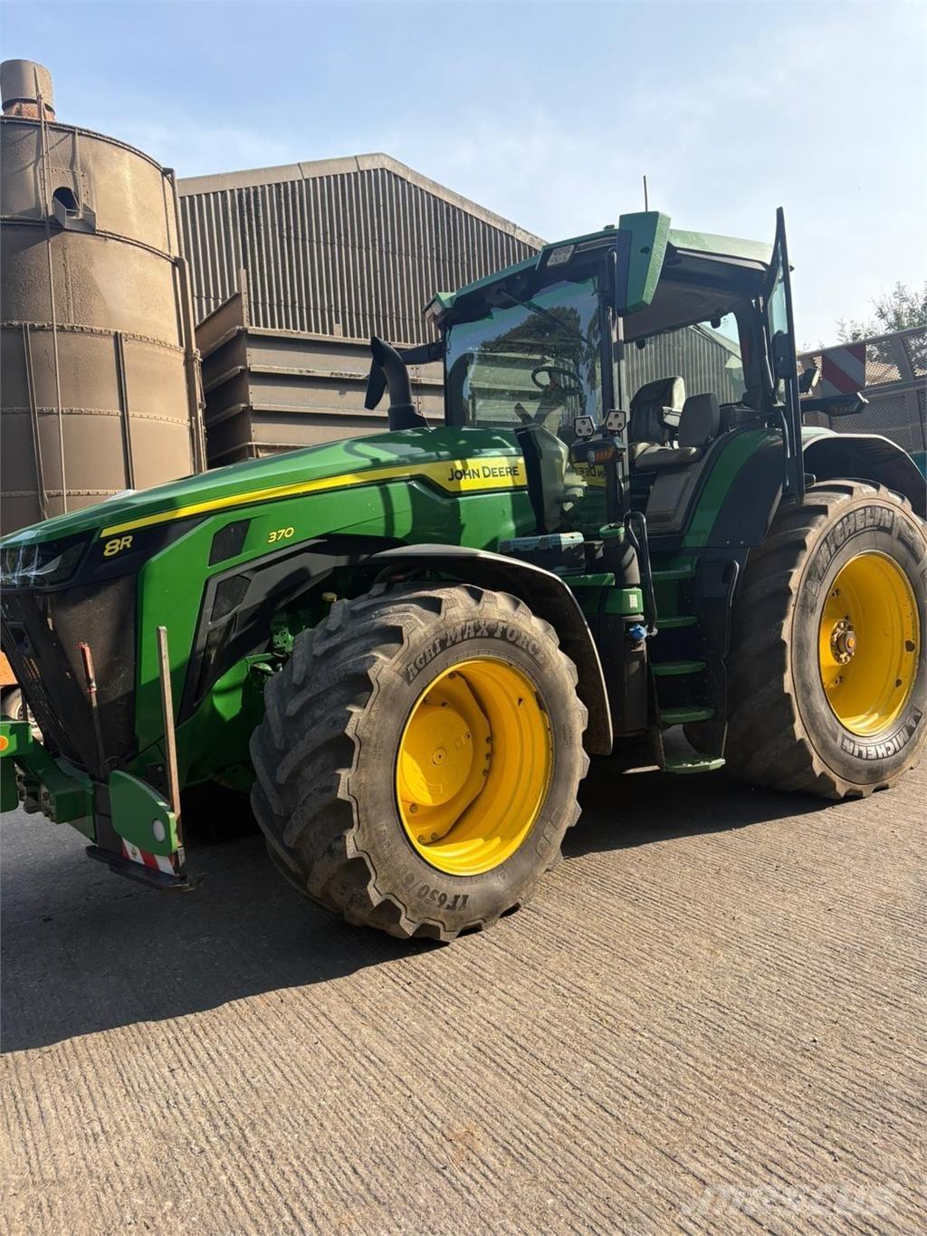 John Deere 8R 370 Tractors