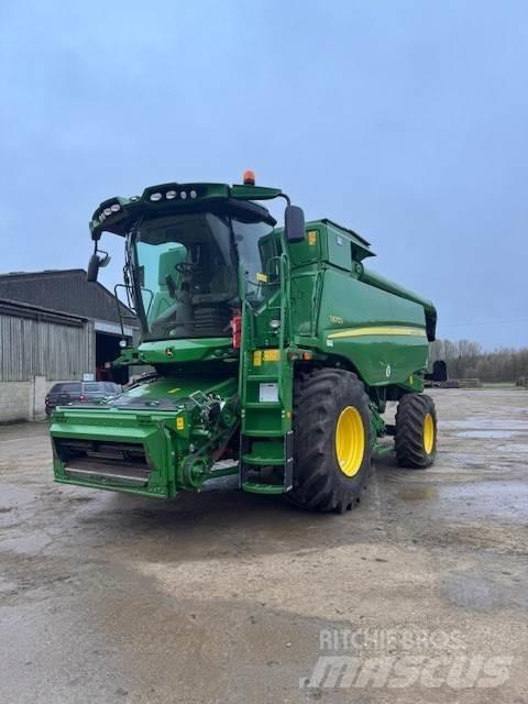 John Deere T670 Combine harvesters
