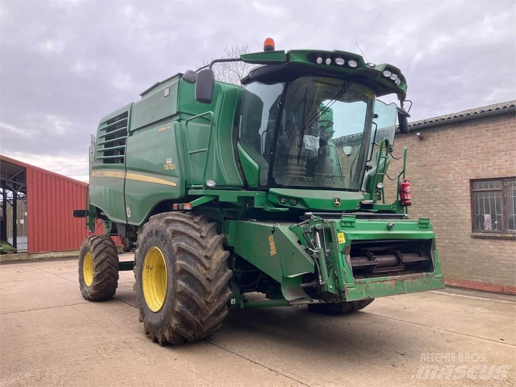 John Deere T670 HM Combine harvesters