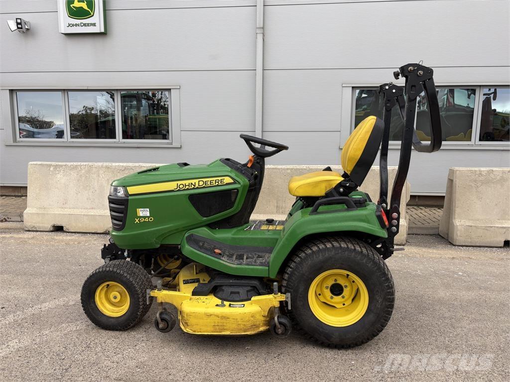 John Deere X940 Riding mowers