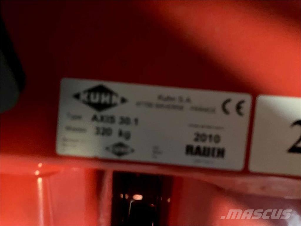 Kuhn Axis 30.1 Sprayer fertilizers
