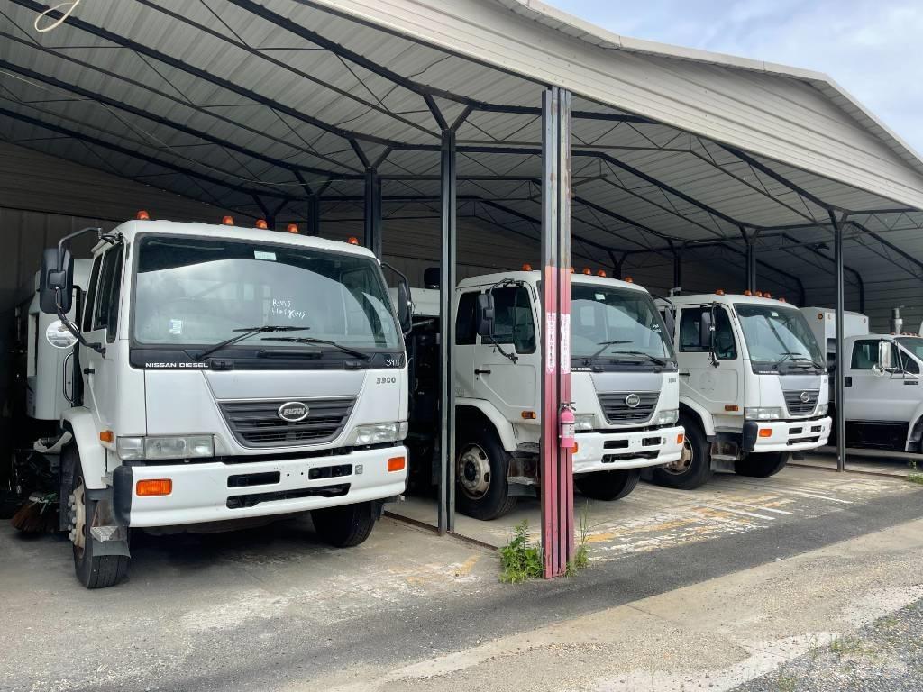 UD 3300 Sweeper trucks