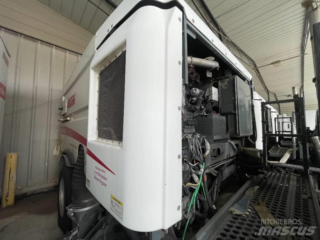 UD 3300 Sweeper trucks