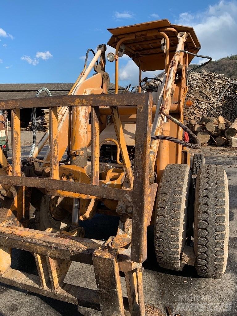 Komatsu SD25-1 Reach trucks