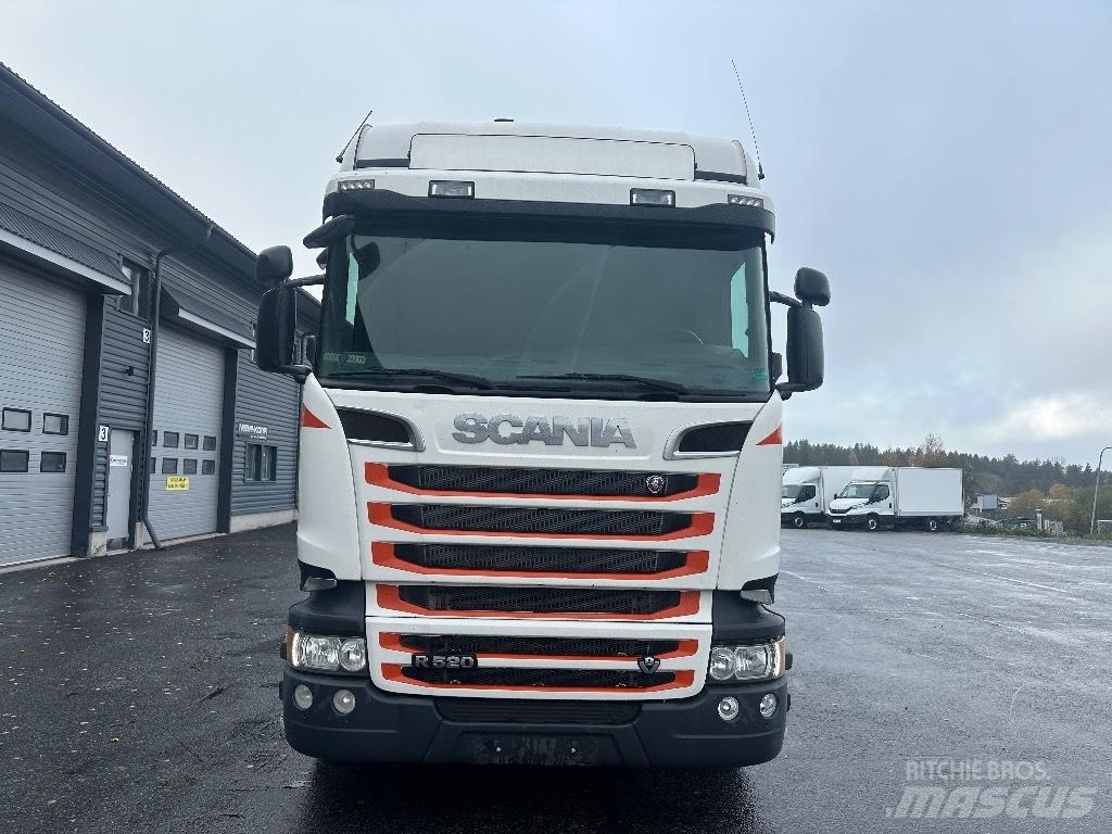 Scania R520 8x2/4 Cable lift demountable trucks