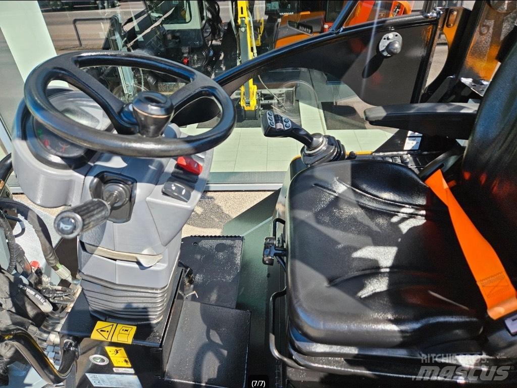 GiANT G 2700 HD+ Mini loaders