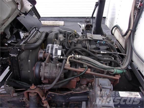 Isuzu NPR HD Temperature controlled trucks