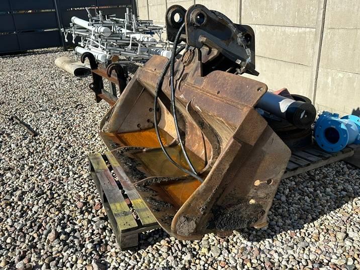 Komatsu PW160-7EO Backhoes