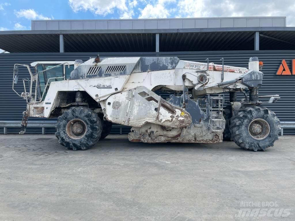 Wirtgen WR 240I Asphalt recyclers