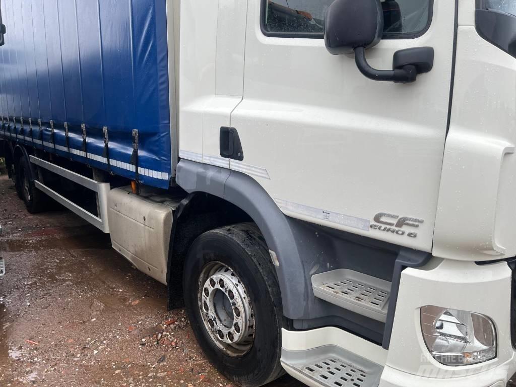 DAF CF 330 Curtainsider trucks